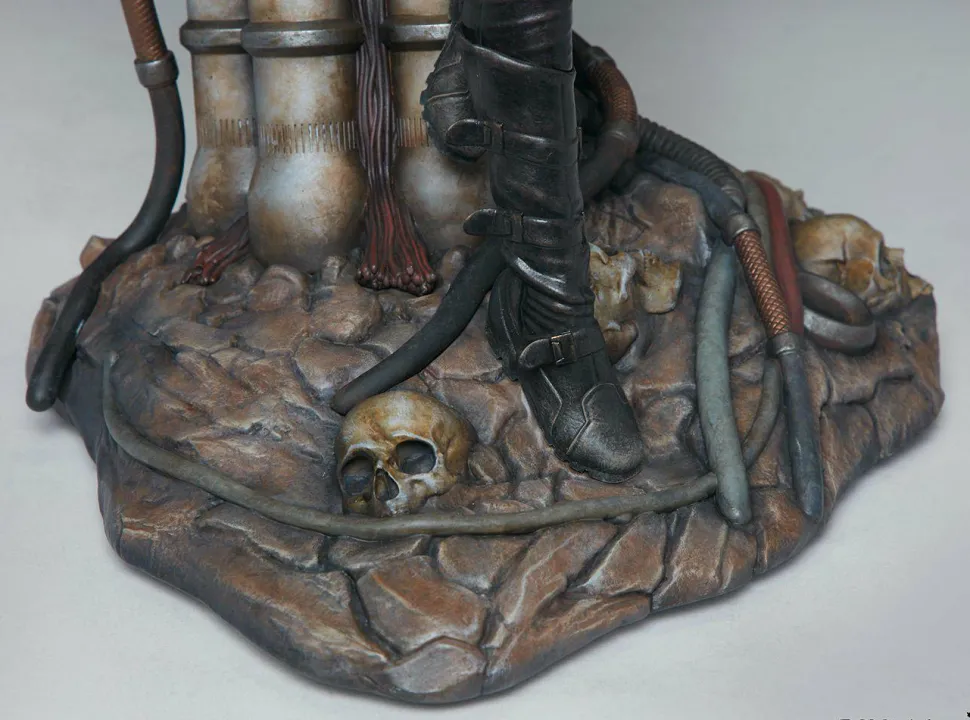 Adi Granov - Sova 18” Statue