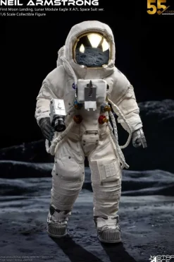 Apollo 11 - Neil Armstrong (First Moon Landing, Lunar Module Eagle X A7L Space Suit Version) 1/6th Scale Action Figure