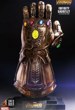 Avengers 3: Infinity War - Infinity Gauntlet 1:1 Scale Life-Size Replica