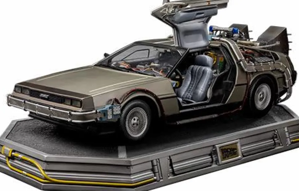 Back To The Future - DeLorean Time Machine 1/10th Scale Statue