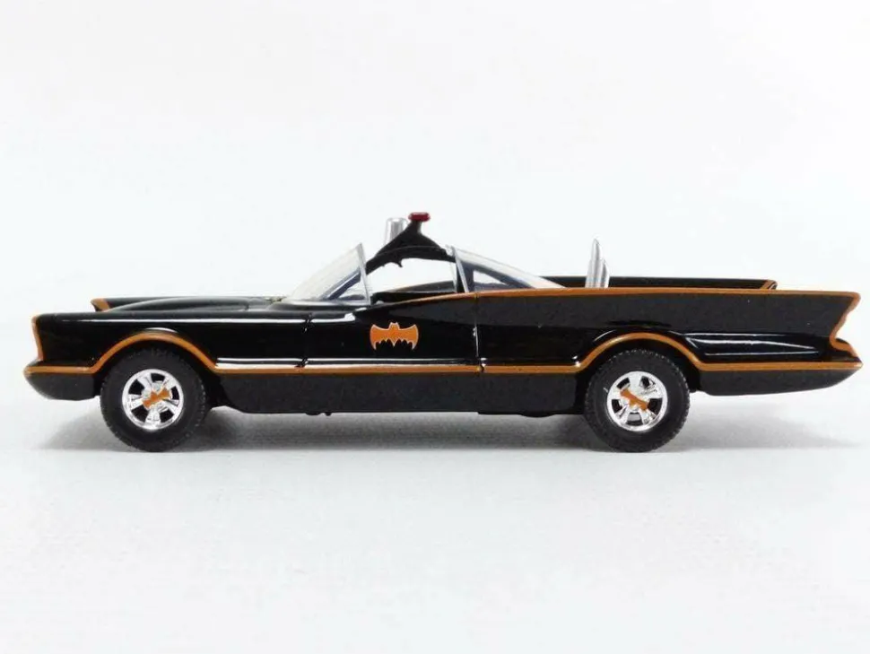Batman (1966) - Batman with Batmobile 1/32 Scale Hollywood Rides Die-Cast Vehicle Replica