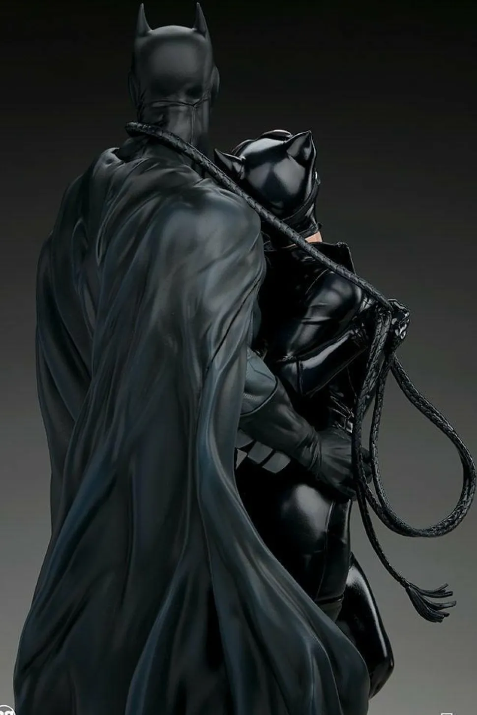 Batman - Batman & Catwoman 20” Diorama Statue