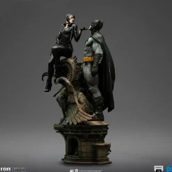 Batman - Batman & Catwoman 1/6th Scale Diorama Statue