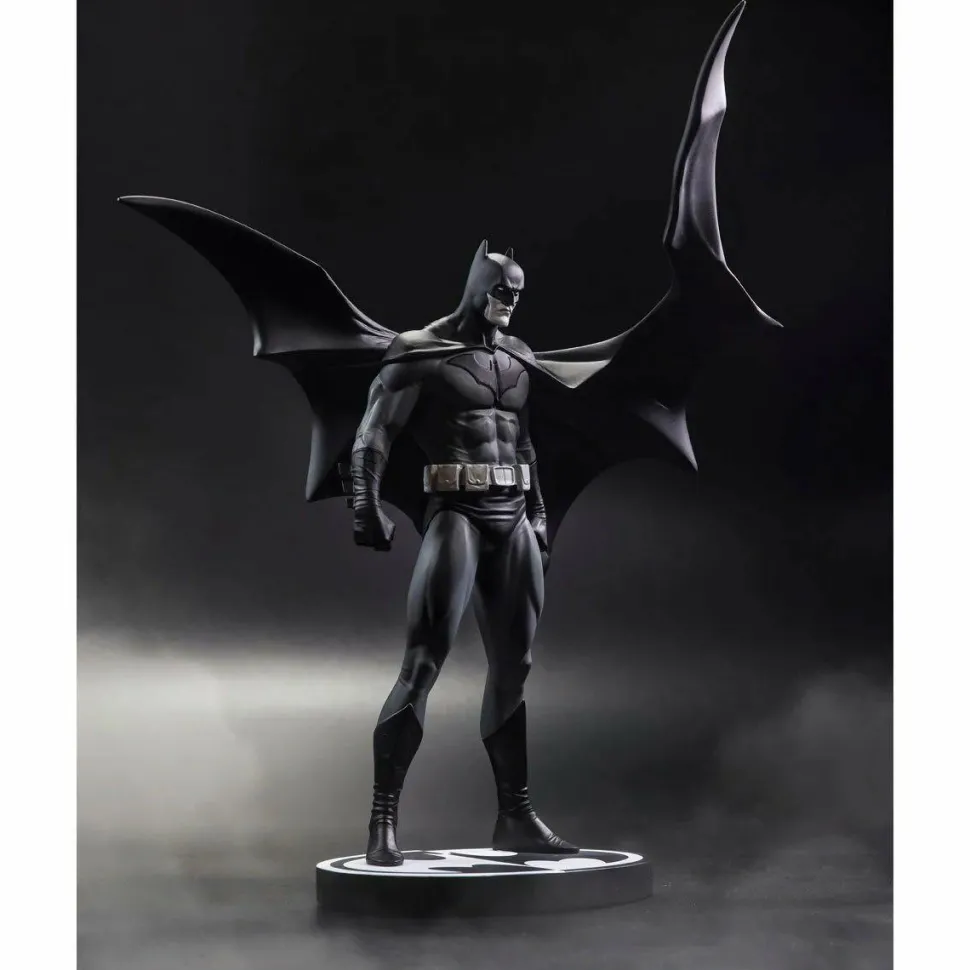 Batman - Batman by Jorge Jimenez Black & White 1/10th Scale Statue