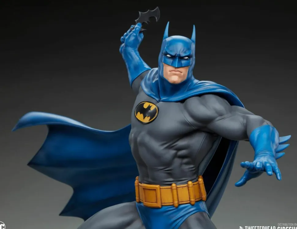 Batman - Batman (Retro Edition) 1/6th Scale Maquette Statue