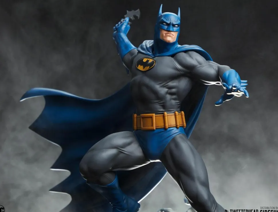 Batman - Batman (Retro Edition) 1/4 Scale Maquette Statue
