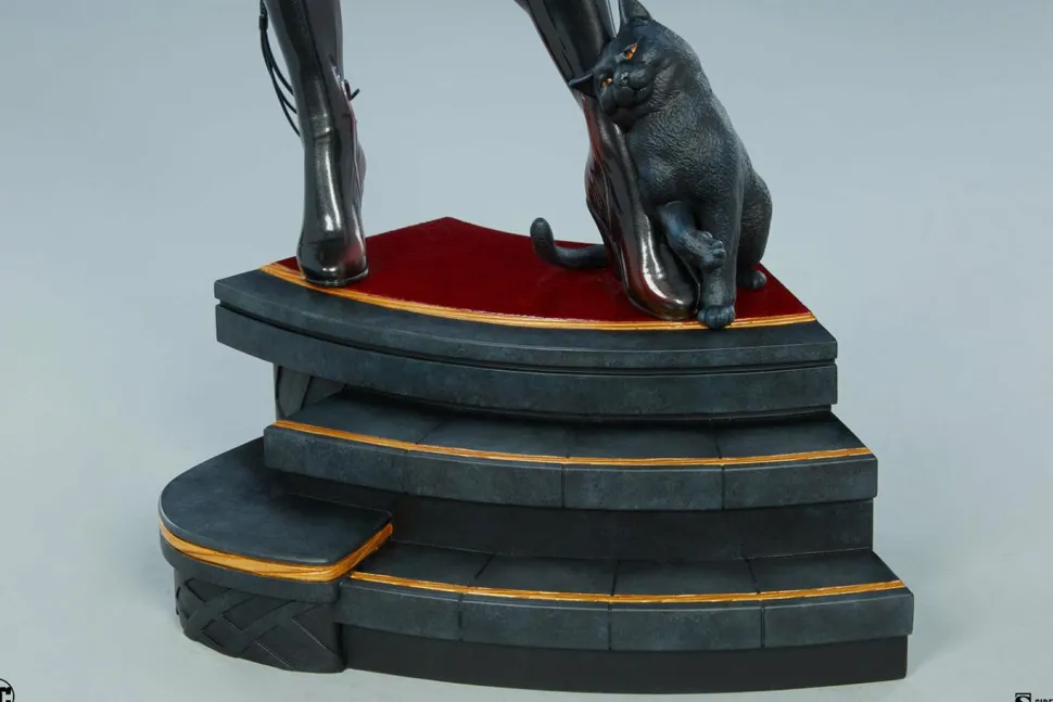 Batman - Catwoman Premium Format Statue
