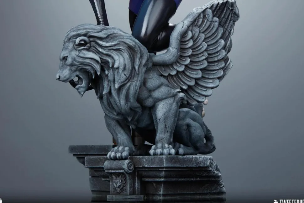 Batman - Catwoman (Purple Edition) 1/4 Scale Maquette Statue