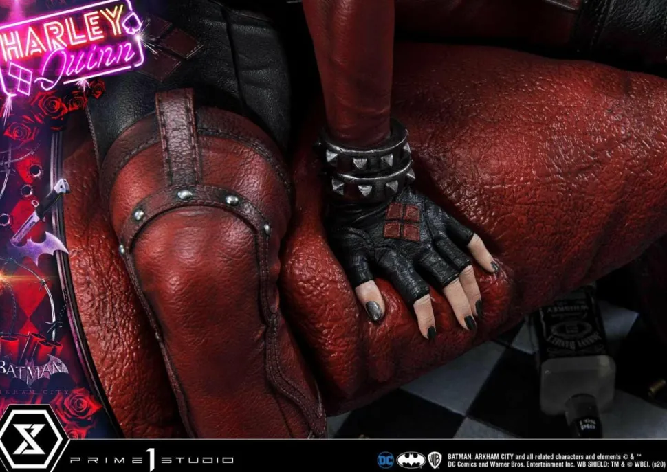 Batman: Arkham City - Harley Quinn 1/3 Scale Statue
