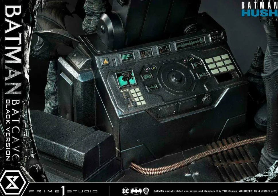 Batman: Hush - Batman Batcave Black Version 1/3 Scale Statue