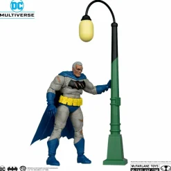 Batman: The Dark Knight Returns - Batman (Battle Damage Blue) DC Multiverse McFarlane Collector Edition 7