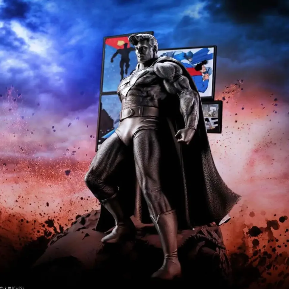 Batman: The Dark Knight Returns - Superman Limited Edition 11" Pewter Statue