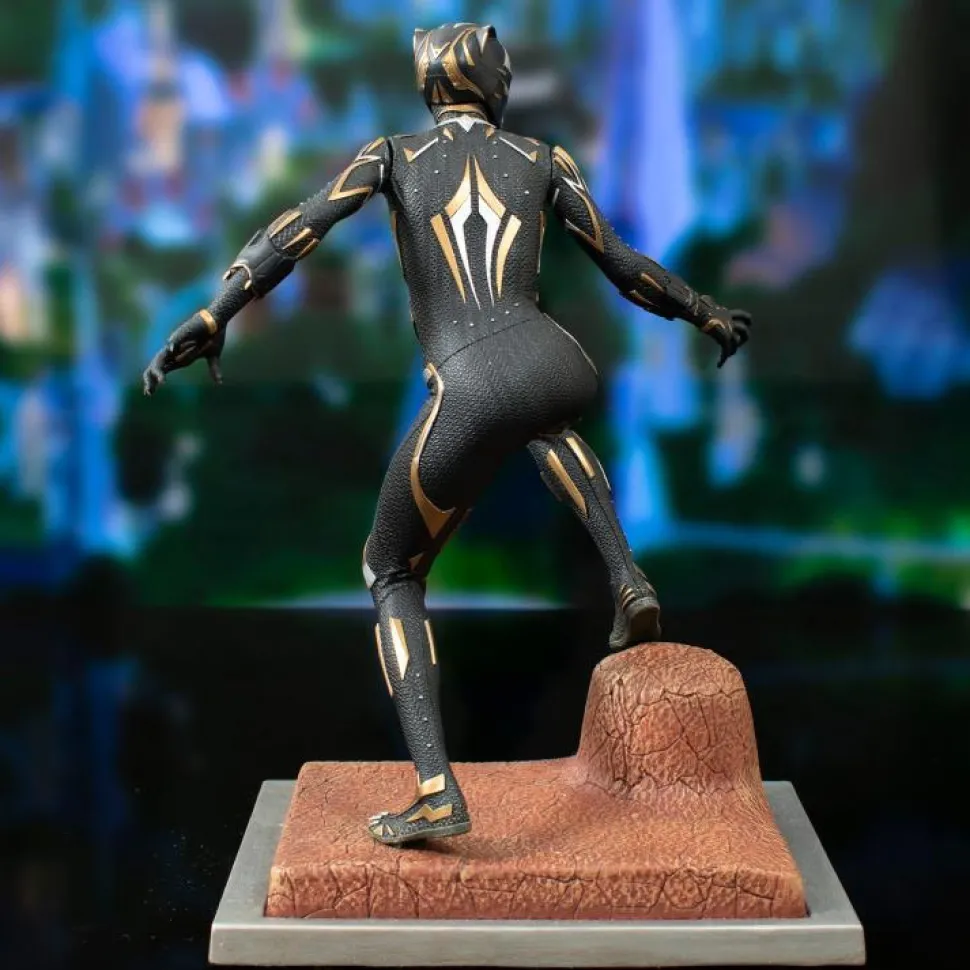 Black Panther 2: Wakanda Forever - Shuri Marvel Gallery Deluxe 10" PVC Diorama Statue