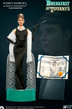 Breakfast at Tiffany’s - Audrey Hepburn as Holly Golightly Deluxe 1/4 Scale Statue