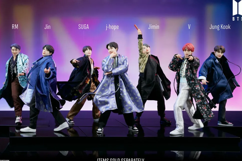 BTS - J-Hope Deluxe 9” Statue