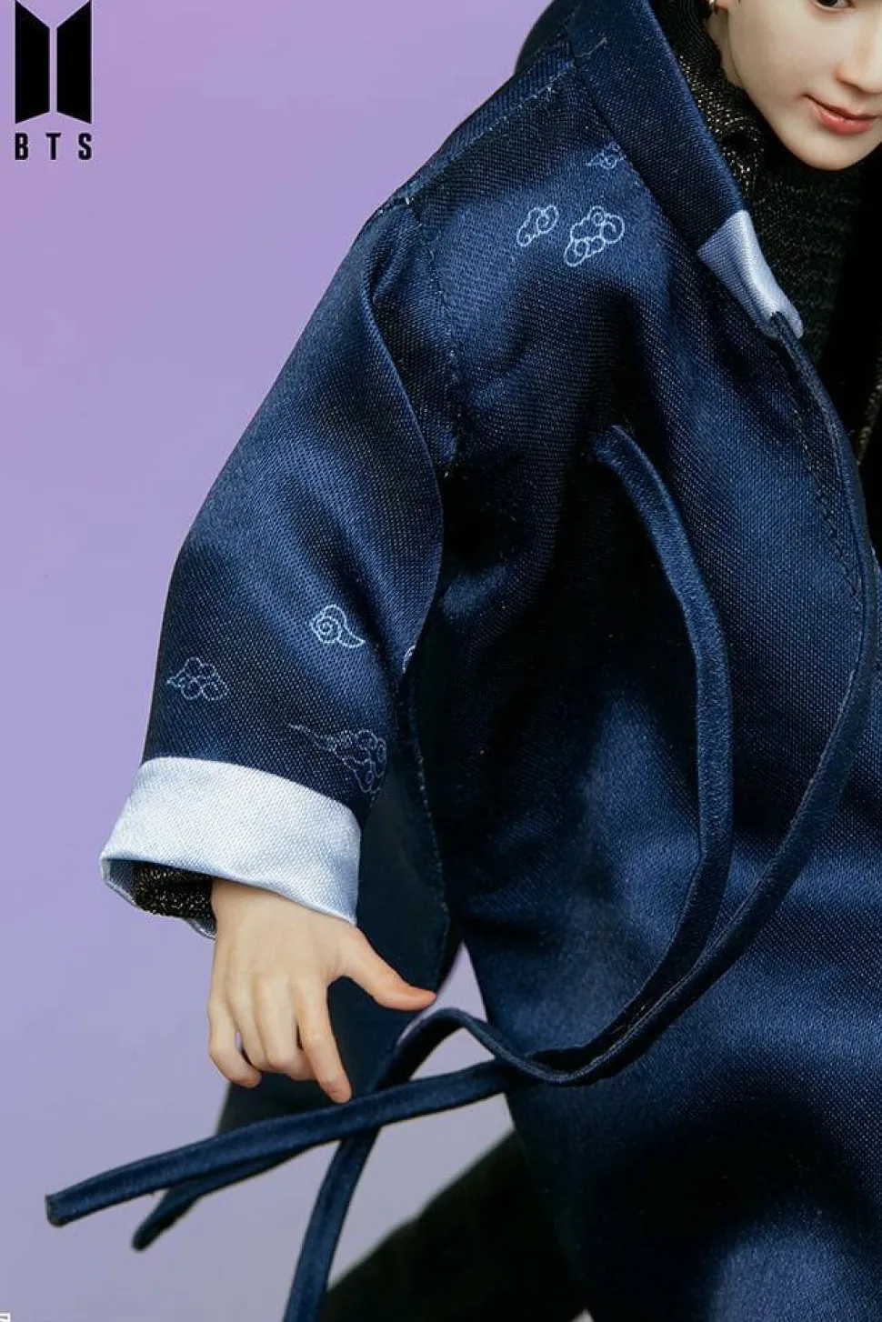 BTS - Jung Kook Deluxe 9” Statue
