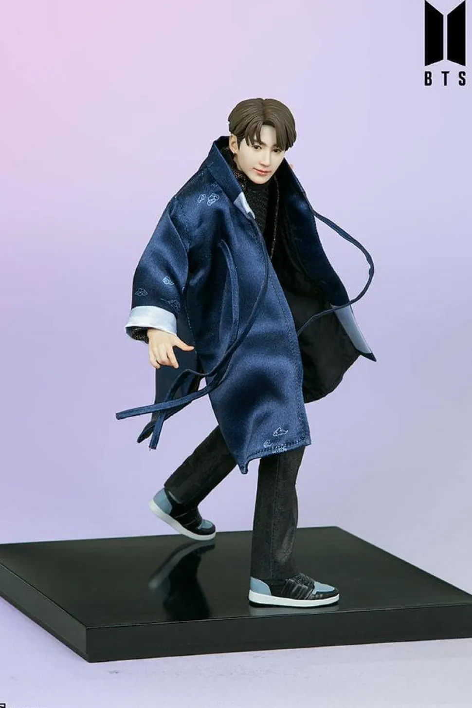 BTS - Jung Kook Deluxe 9” Statue