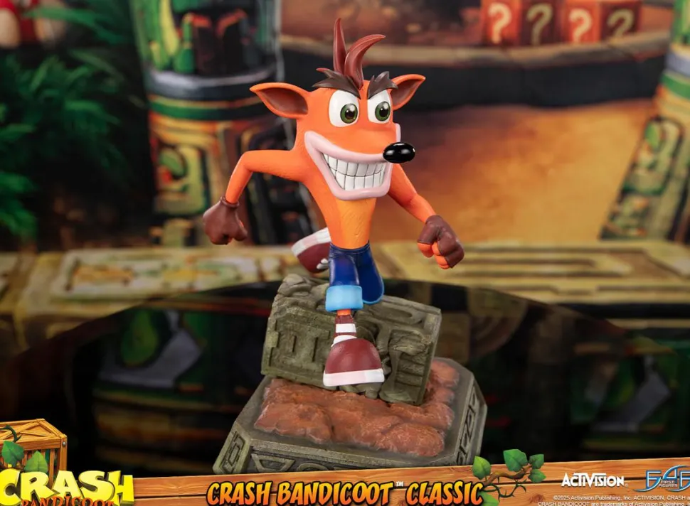 Crash Bandicoot - Crash Bandicoot Running 10” Statue