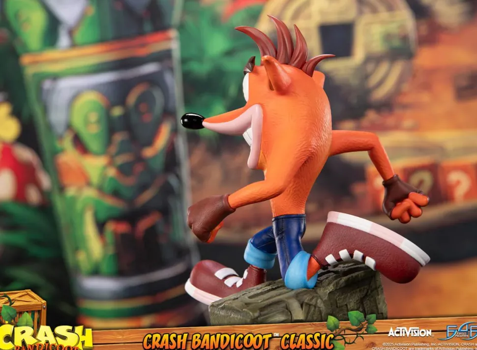 Crash Bandicoot - Crash Bandicoot Running 10” Statue