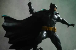 DC Comics - Batman (Black & Grey Edition) 1/6th Scale Maquette Statue