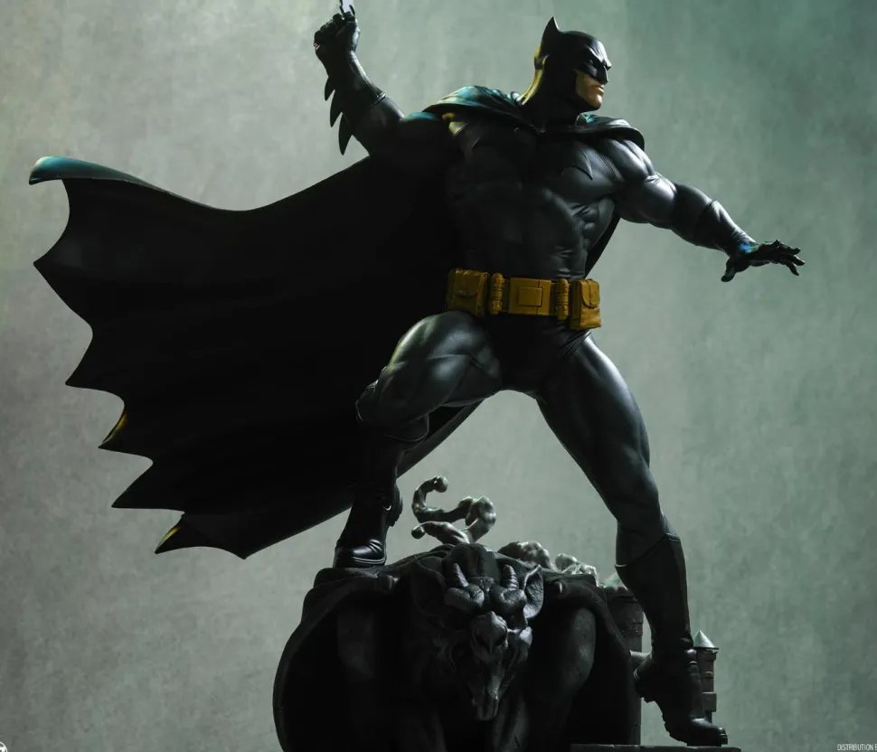 DC Comics - Batman (Black & Grey Edition) 1/6th Scale Maquette Statue