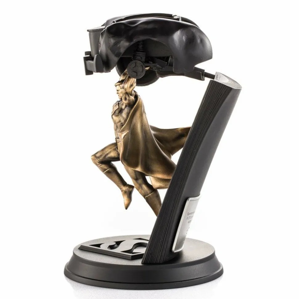 DC Comics - Superman Action Comics #1 Limited Edition 11” Gilt Pewter Statue