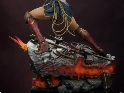 DC Comics - Wonder Woman Saving the Day Premium Format Statue