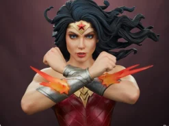 DC Comics - Wonder Woman Saving the Day Premium Format Statue