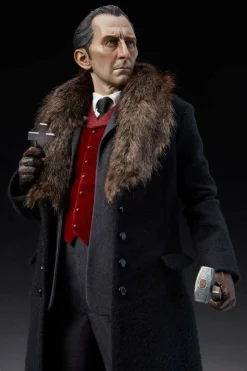 Dracula (1958) - Van Helsing Premium Format Statue