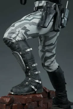 Escape From New York - Snake Plissken 1/3 Scale Statue