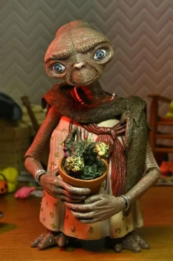 E.T. the Extra-Terrestrial - Dress-Up E.T. 40th Anniversary Ultimate 7" Scale Action Figure