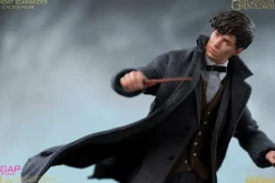 Fantastic Beasts 2: The Crimes of Grindelwald - Newt Scamander 1/12th Scale Action Figure