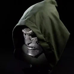 Fantastic Four - Doctor Doom Premium Roleplay Helmet Marvel Legends 1:1 Scale Life-Size Prop Replica