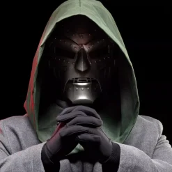 Fantastic Four - Doctor Doom Premium Roleplay Helmet Marvel Legends 1:1 Scale Life-Size Prop Replica