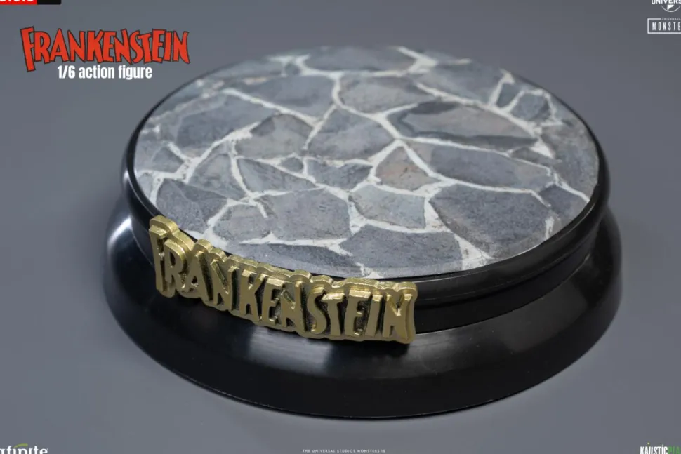 Frankenstein (1931) - The Monster Deluxe 1/6th Scale Action Figure