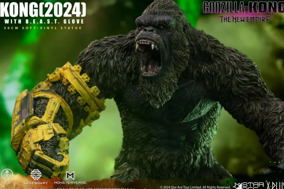 Godzilla x Kong: The New Empire (2024) - Kong with B.E.A.S.T. Glove 12" Statue