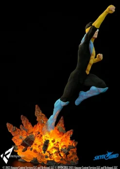 Invincible (2021) - Mark Grayson 1/4 Scale Diorama Statue