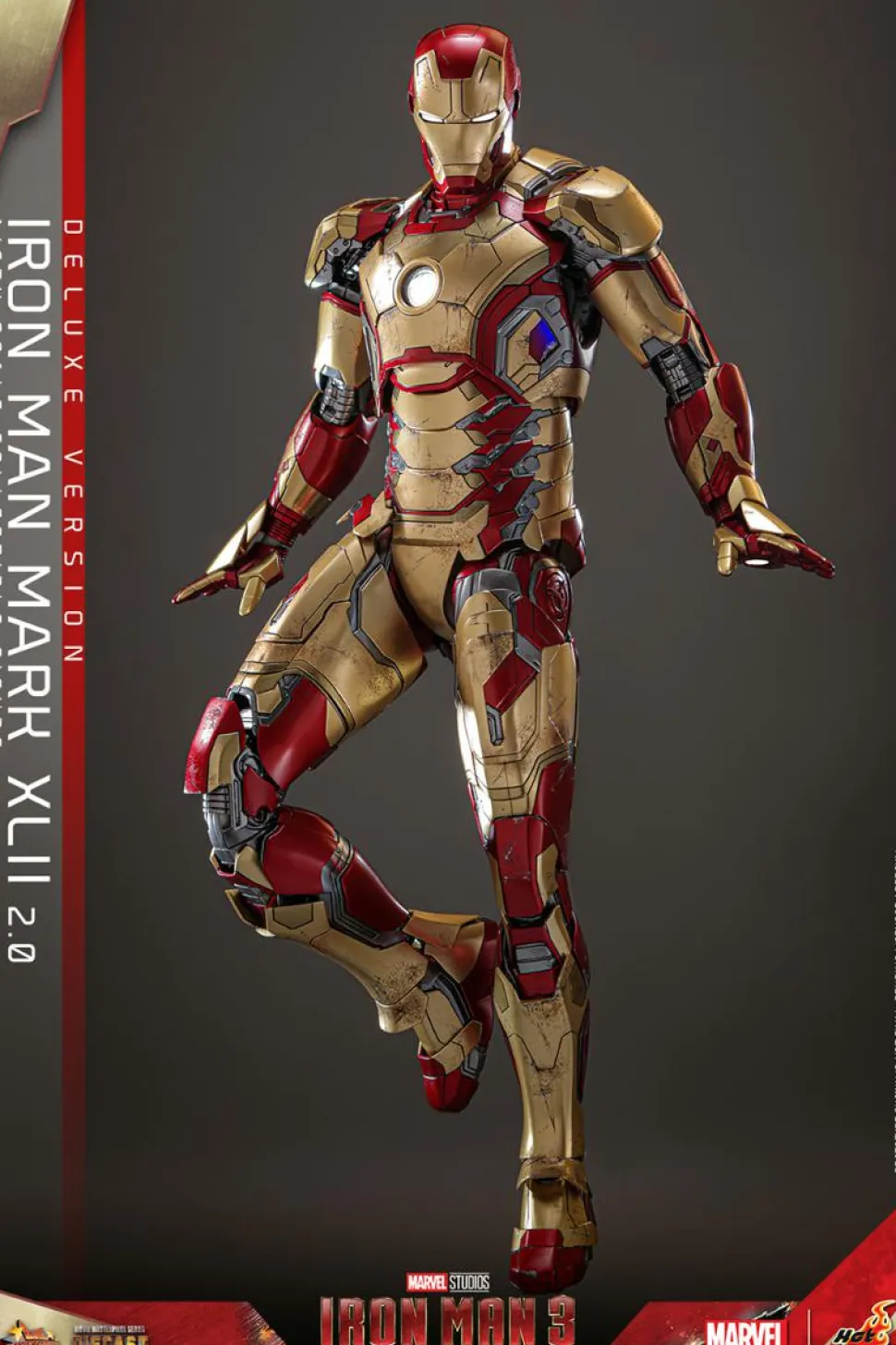 Iron Man 3 - Iron Man Mark XLII 42 (2.0) Deluxe 1/6th Scale Hot Toys Action Figure