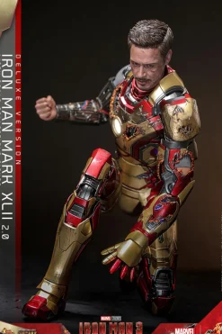 Iron Man 3 - Iron Man Mark XLII 42 (2.0) Deluxe 1/6th Scale Hot Toys Action Figure