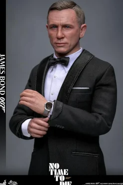 James Bond: No Time to Die - James Bond 1/6th Scale Hot Toys Action Figure
