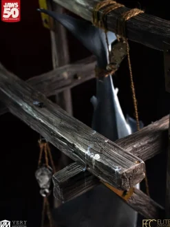 Jaws - Hanging Shark 1/12th Scale Maquette Statue