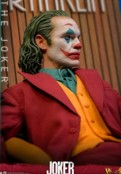 Joker (2019) - The Joker 1/6th Scale Hot Toys Action Figure