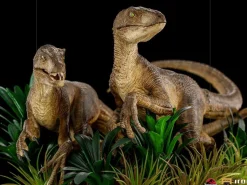 Jurassic Park - Just the Two Raptors Deluxe 1/10th Scale Statue