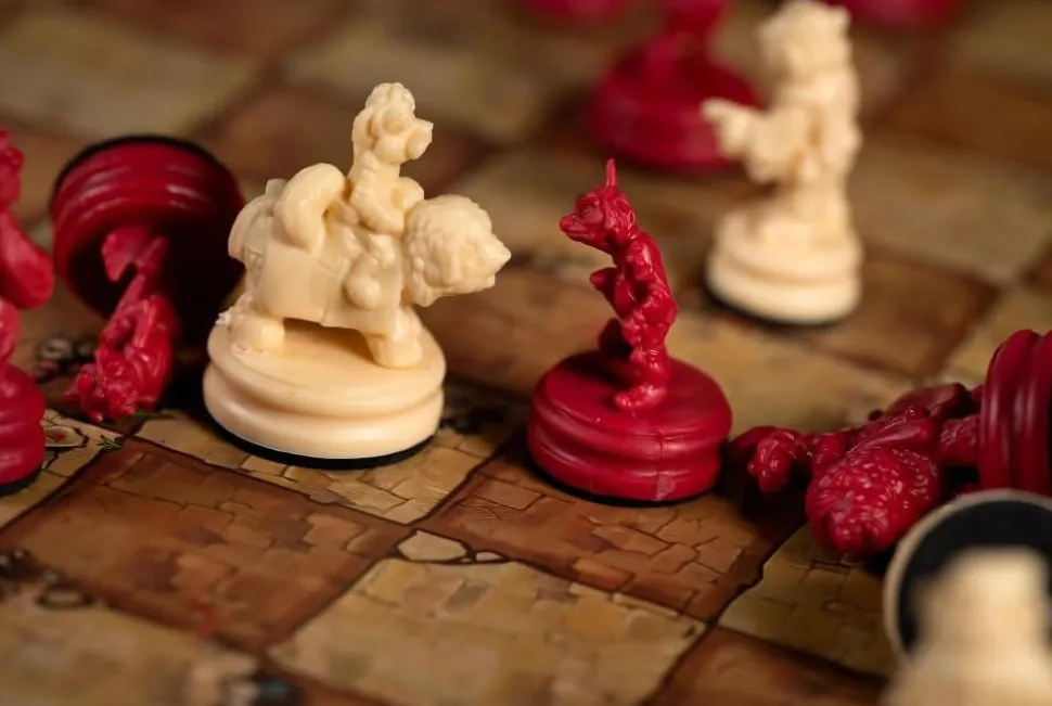 Labyrinth (1986) - Chess Set