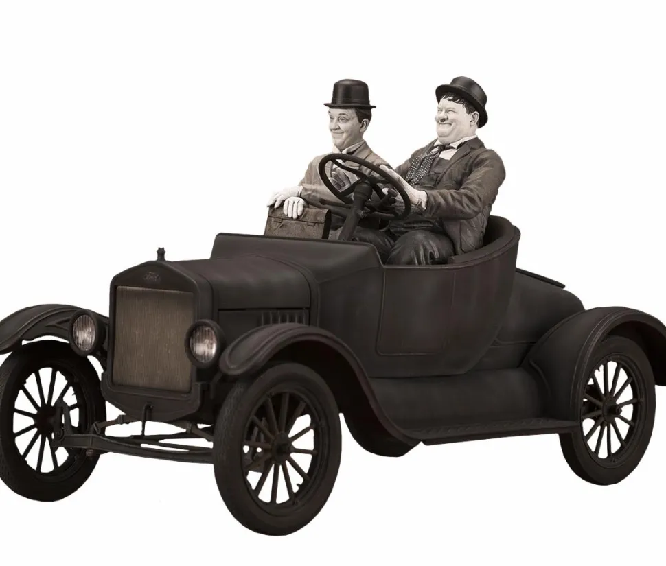 Laurel & Hardy - Stan Laurel & Oliver Hardy on Ford Model J 1/12th Scale Statue