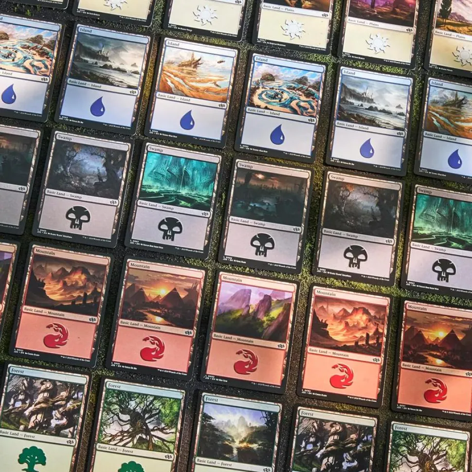 Magic: The Gathering - 2025 Land Station