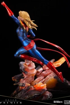 Marvel - Captain Marvel 1/10th Scale ArtFX Premier Statue