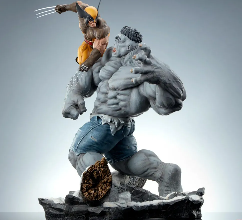 Marvel - Grey Hulk vs. Wolverine 23" Maquette Statue