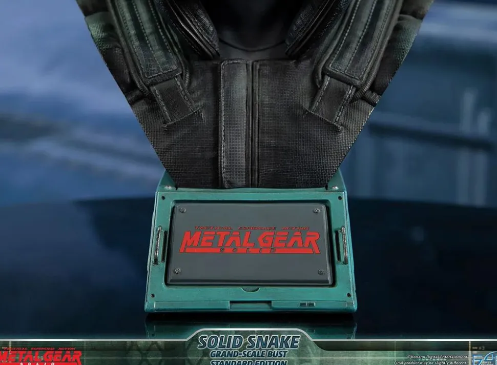 Metal Gear Solid - Solid Snake Grand Scale 12” Bust