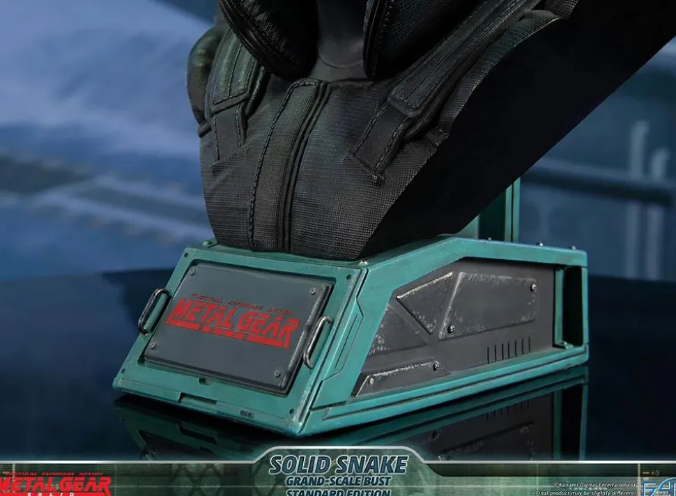 Metal Gear Solid - Solid Snake Grand Scale 12” Bust